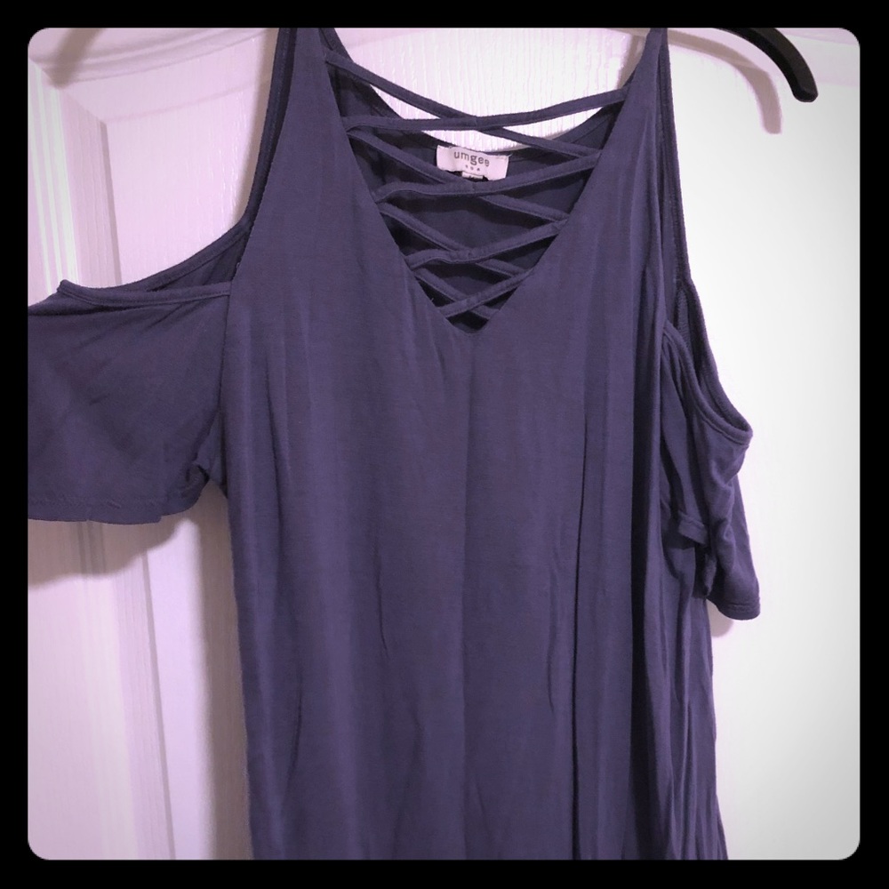 Cold shoulder boutique top